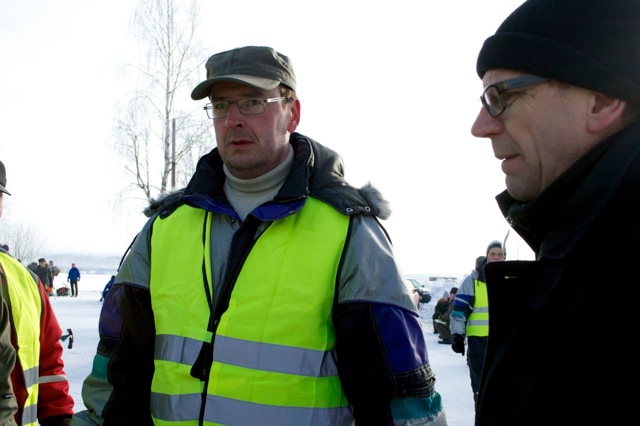 PET ry: n järjestösihteeri Pekka Juusela ja Suolahden oma mies Marko Hokkanen talkoolaisineen vastasivat tapahtumanjärjestelyistä.
