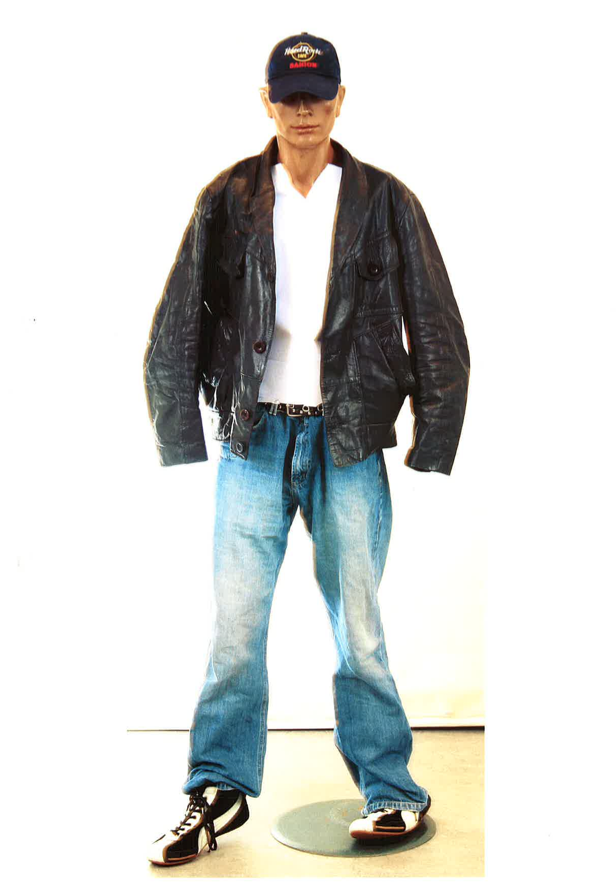 182-senttisellä Jukka Lehtimäellä oli katoamisiltanaan yllään siniset farkut, valkea paita ja mustaan nahkapusero. 