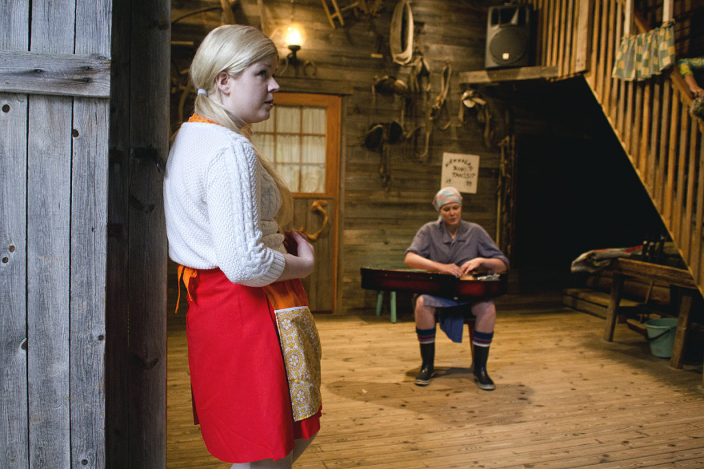 Kömin teatteri Riihitanssit 2014 12