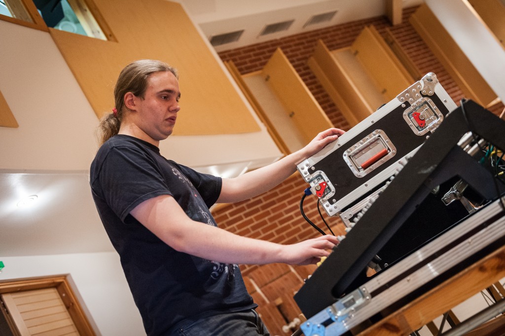 Konsta Vehkala pitää musiikin langat käsissään