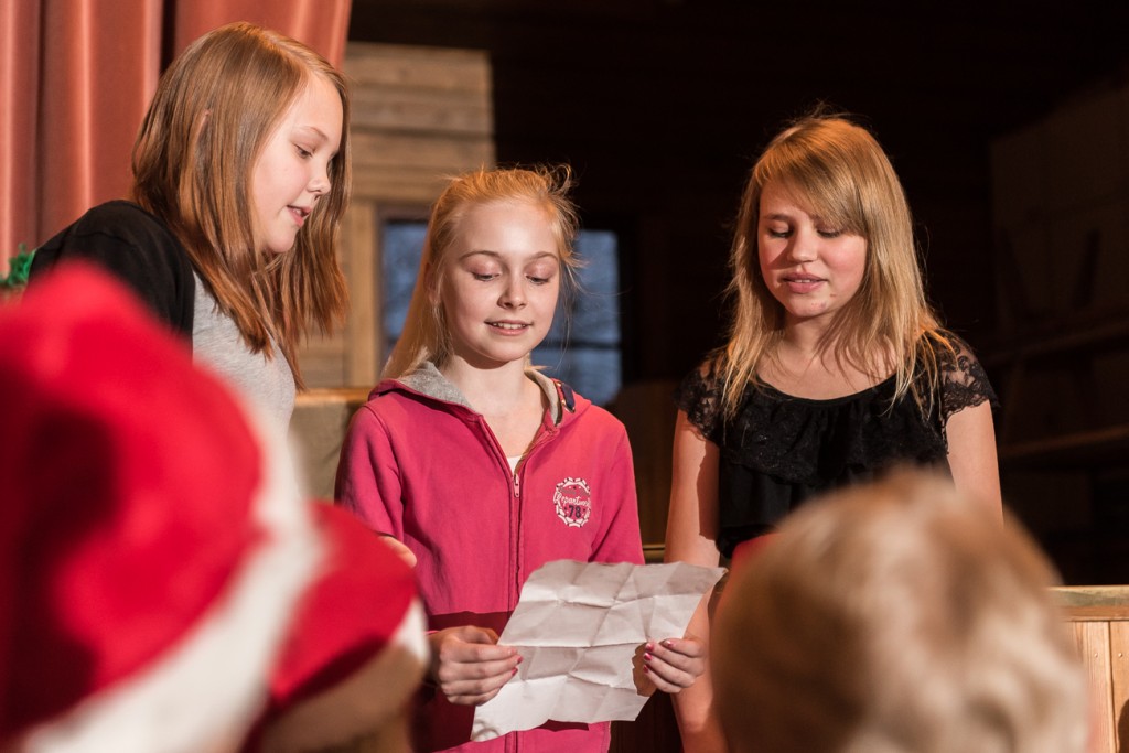 Musisoinnista vastasivat Iida, Aliina sekä Pihla.