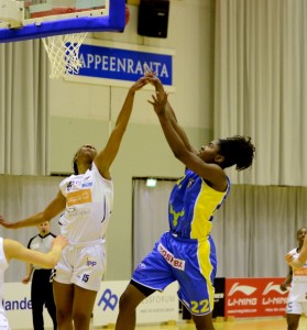 Catzin Alexandria Andersonin käsi oli usein Harrisin heiton tiellä.