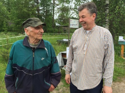Osmo Mikkonen ja järjestelyistä vastannut Timo Enäkoski.
