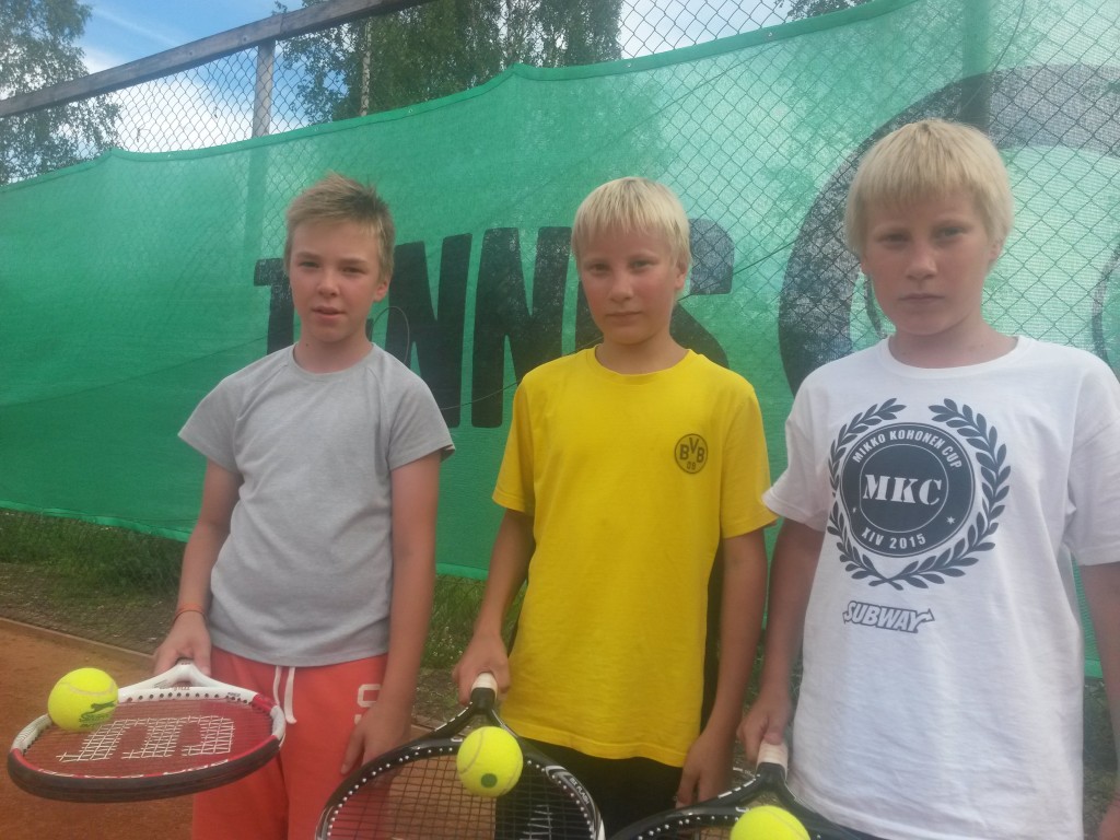 Tennisjuniorit Artturi Kurikka. Julius Halonen, Joonas Halonen