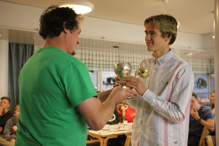 Arttu Mattila sai Vuoden poikaurheilijan kiertopalkinnon jälleen omaan hyllyynsä.
