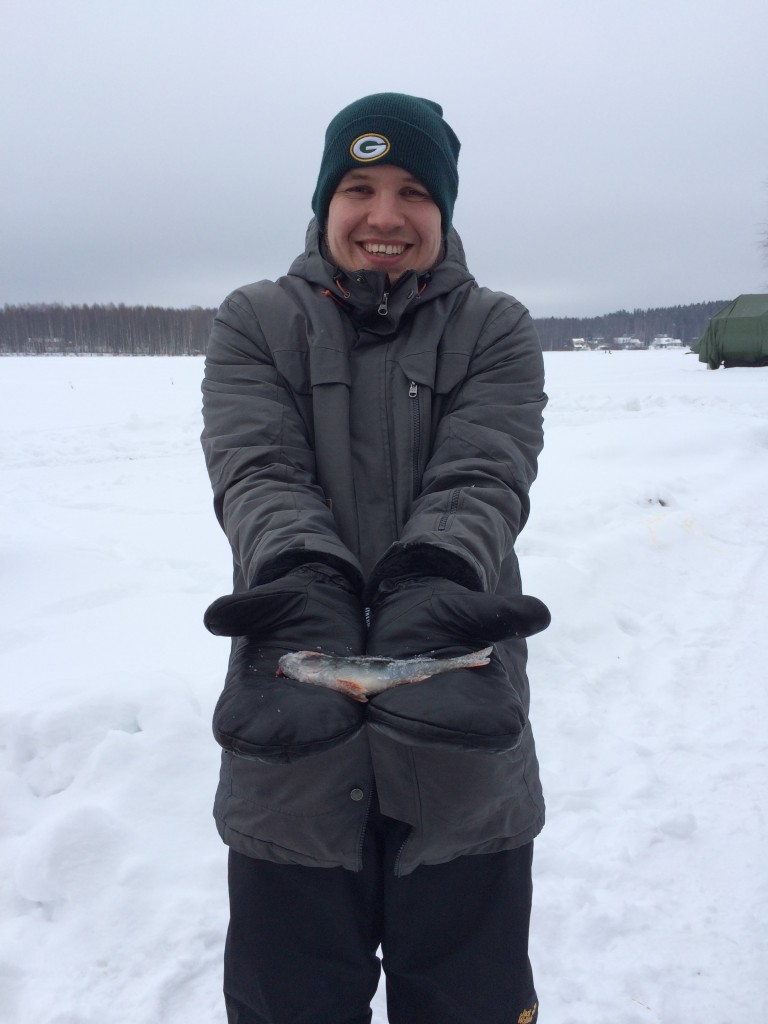 Voittajan on helppo hymyillä, Michael Petersen nappasi pisimmän vonkaleen ja siitä hyvästä palkinnon. 