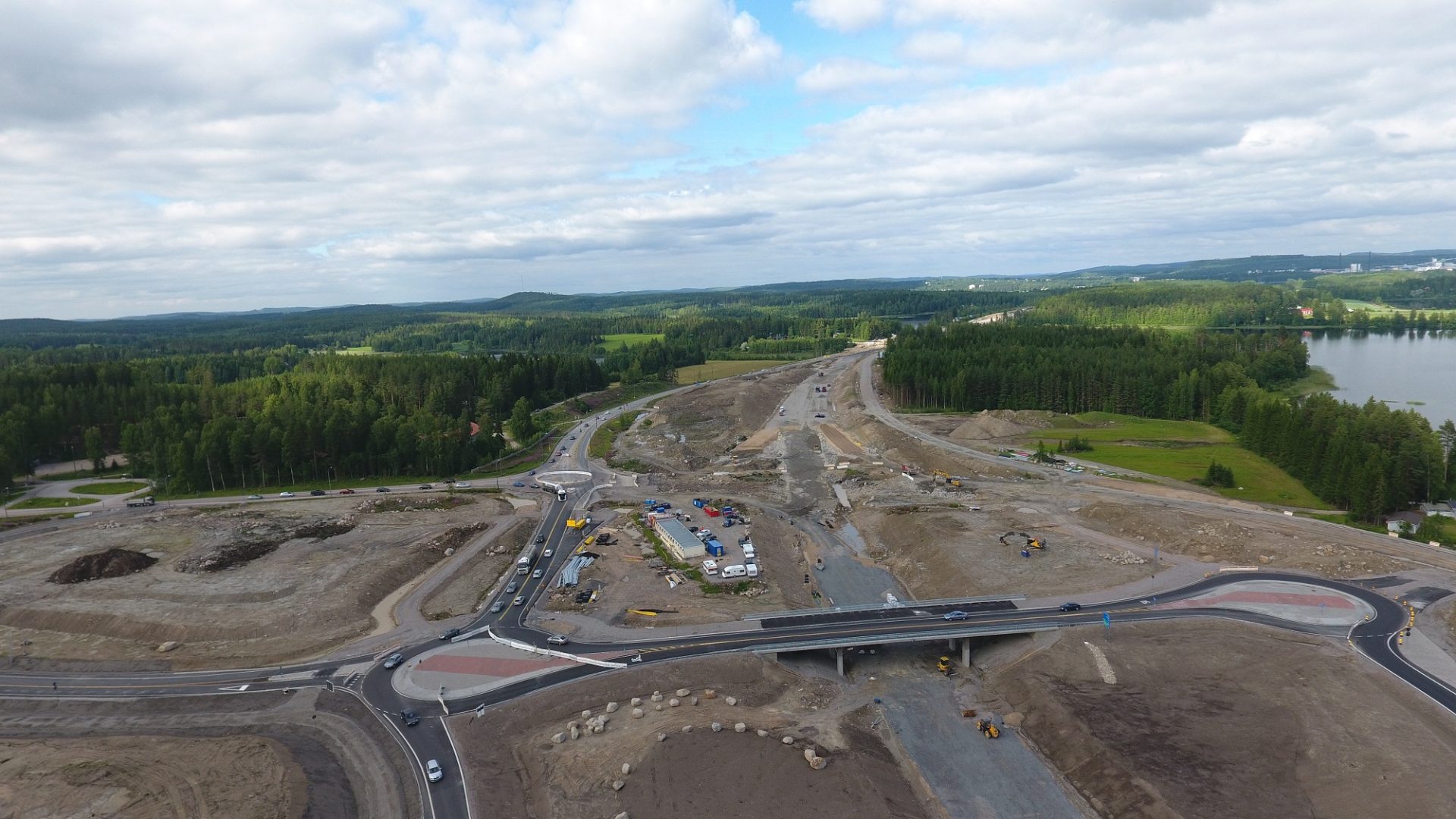 Uuden Nelostien Asfaltointi Aiheuttaa Hidastuksia KS