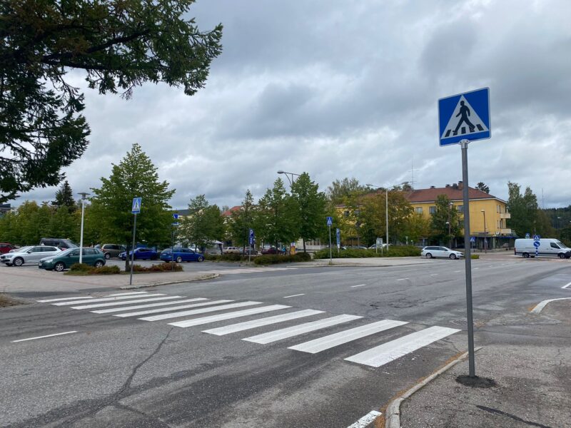 Turvataan lasten ja nuorten koulutie  – Suolahdessa ja Äänekoskella opastetaan koululaisia turvalliseen liikkumiseen