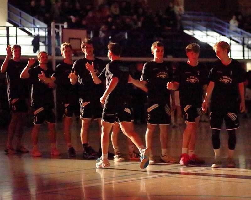 Sarjakärki ACO Basket faneineen Kipinän vieraaksi