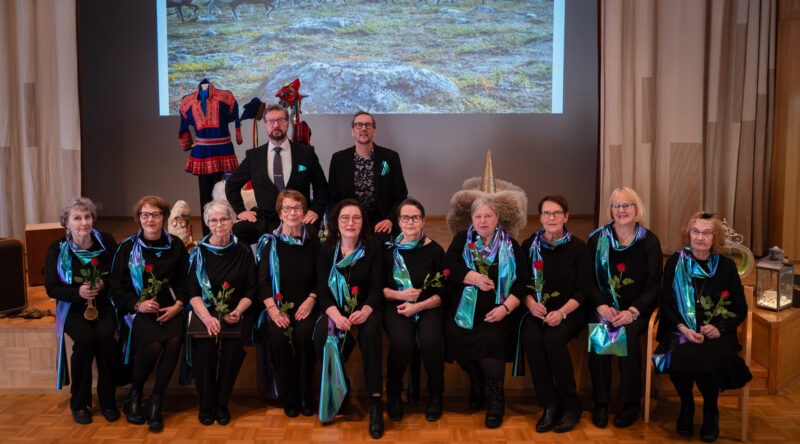 Kissa vieköön – Koskelan Viihdelaulajat vievät yleisön metsän eläinten maailmaan