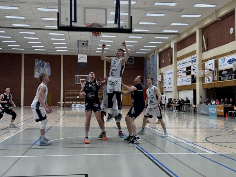 Kipinälle tappio Karkkilasta - finaalipaikka ratkeaa kotiyleisön edessä