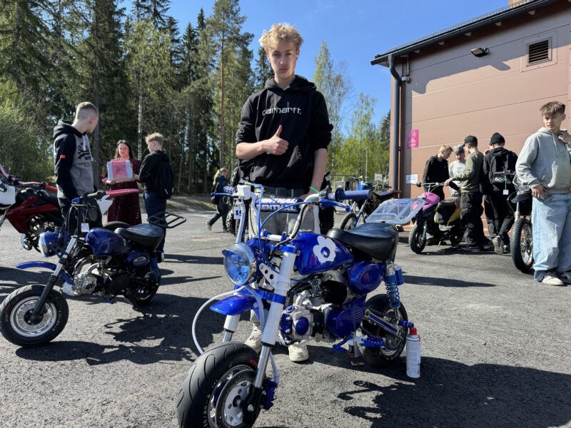 Suolahden yhtenäiskoulun Mopomessuilla nähtiin mitä tekemisen meiningillä ja sen mahdollistamisella saadaan aikaiseksi