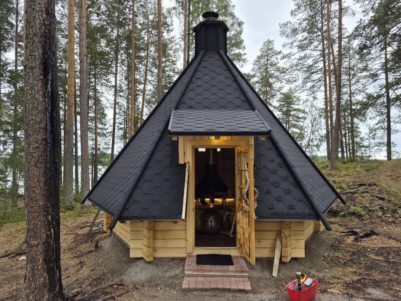 Uusi kota valmistui Petäjäsaareen talkoovoimin