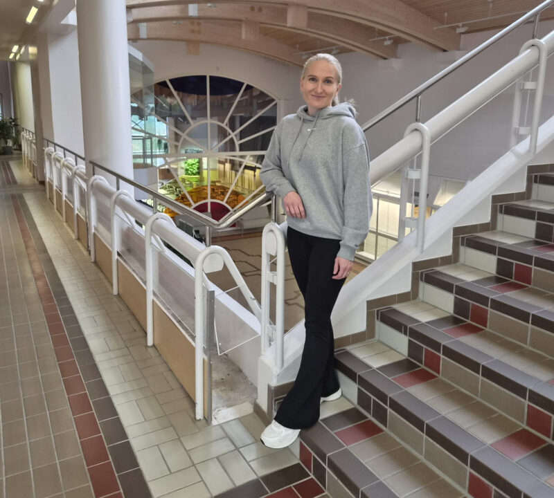 Linda Hattara vaihtoi opettajan työn yhteisöohjaajan tehtävään
