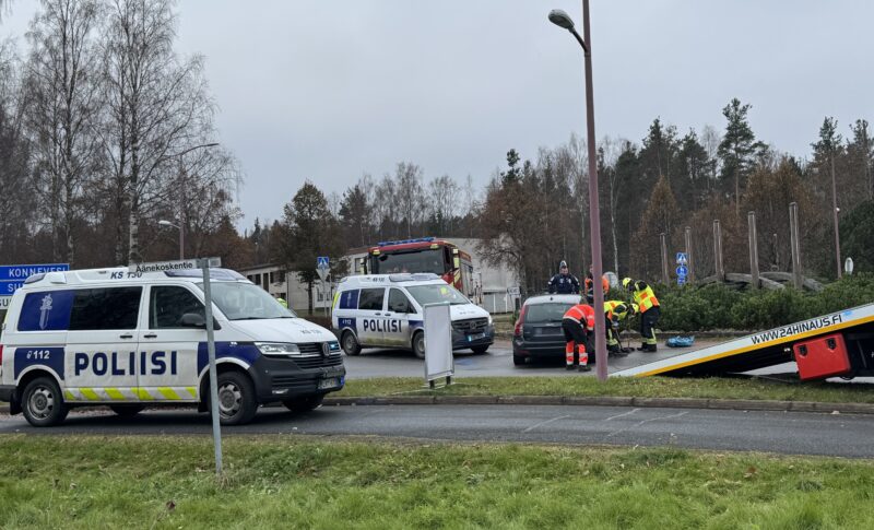 Takaa-ajo päättyi Suolahdessa kiertoliittymään